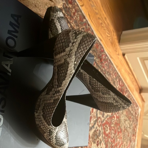 Stuart Weitzman platform snakeskin leather heels size 8.5 medium - Picture 4 of 9